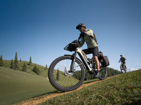 Image: Amflow launches the Amflow TL Carbon, an SUV e-bike fully loaded for all-terrain riding scenario