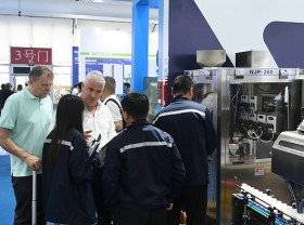 Image: Finetech Debuts Fully Automatic Liquid Capsule Filling Machine at CPhI China 2026 in Shanghai