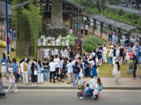 Image: Global artists gather in China's 'millennium porcelain capital'