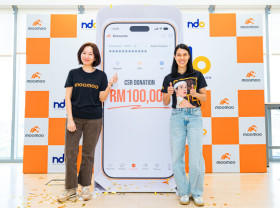 Image: Two Million Downloads, One Commitment: Moomoo Malaysia Partners Squash Legend Datuk Nicol David to Invest in Malaysia's Youth