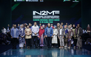 IN2MF 2024 sets world record with 1,550 designers' fashion attires of 208 Indonesian brands and 10 international designers.