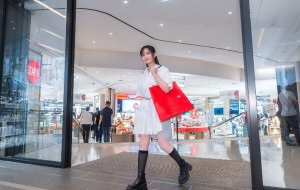 DFS Presents "Summer Beauty Carnival" at Hysan Place