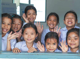 Image: Sister villages embrace for poverty fight