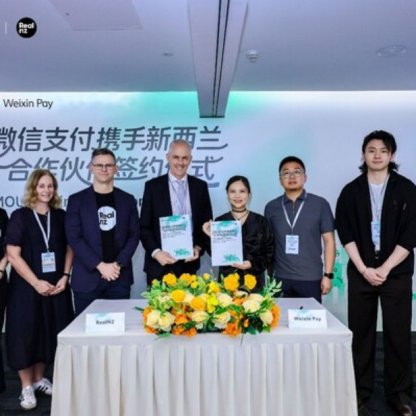 Image: RealNZ Signs Memorandum of Understanding (MoU) with Weixin Pay to Enhance the New Zealand Experience for Chinese Mainland Visitors