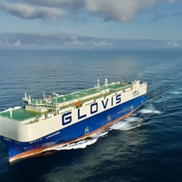 Image: Seaspan Takes Delivery of First 10,800 CEU Dual-Fuel LNG Pure Car and Truck Carrier