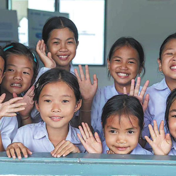 Image: Sister villages embrace for poverty fight