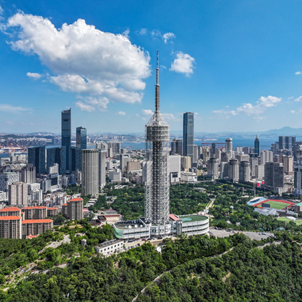 Image: Summer Davos spotlight falls on host city Dalian's economic rise