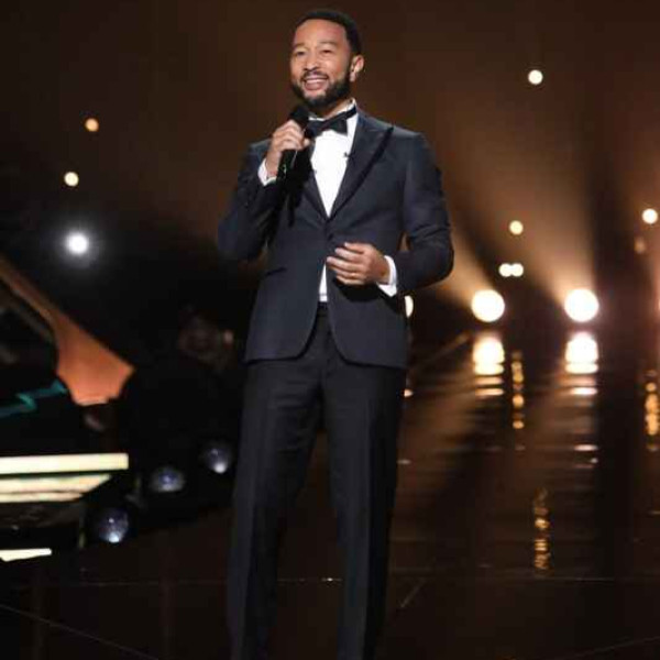 Image: John Legend's Musical Journey with Singer: Chinese Netizens Hail a "Masterclass"