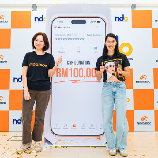 Image: Two Million Downloads, One Commitment: Moomoo Malaysia Partners Squash Legend Datuk Nicol David to Invest in Malaysia's Youth