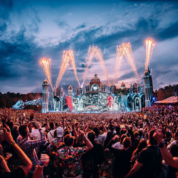Image: VELO* AND TOMORROWLAND LAUNCH "ECHOES OF TOMORROWLAND" TO BRING THE MUSIC FESTIVAL EXPERIENCE TO FANS AROUND THE WORLD