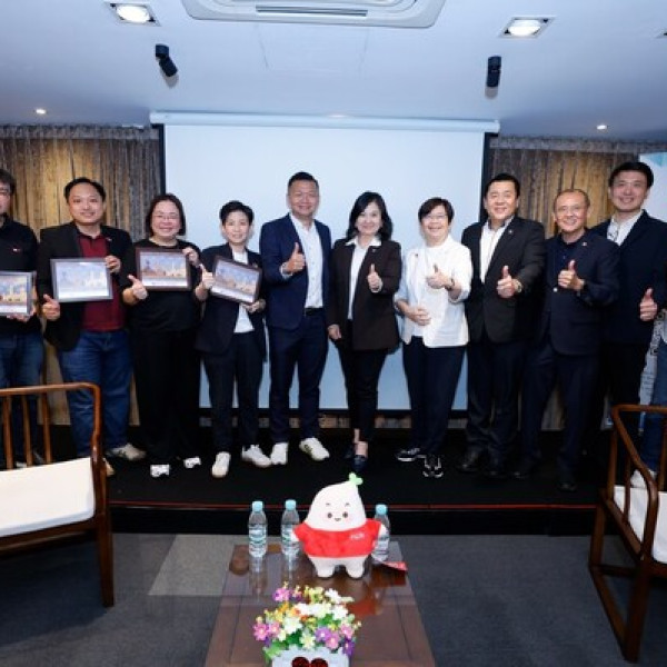 Image: Xiaohongshu Business Partners with MALAYSIA-CHINA CHAMBER OF COMMERCE (MCCC) to host Xiaohongshu Malaysia Chinese Business Growth Summit Across Three Cities, Focusing on Chinese Outbound Tourism Market and New Marketing Opportunities in Malaysia