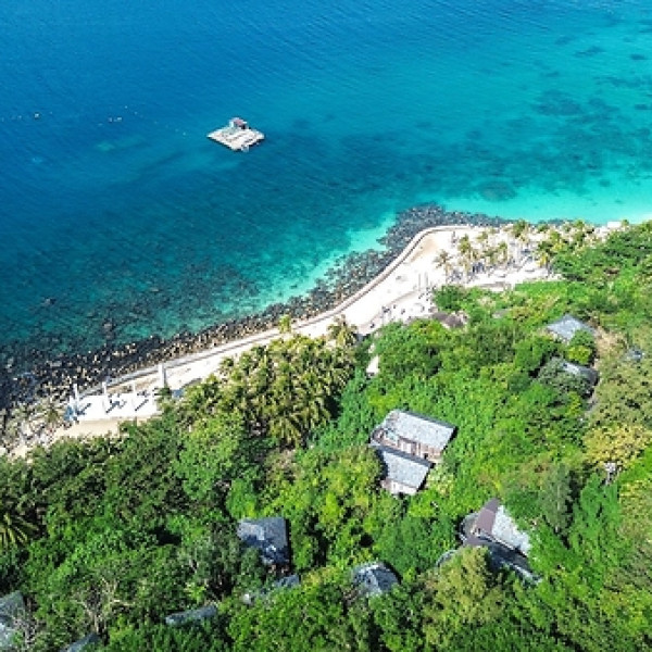 Image: The Maritime Emerald | Where Rainforest Meets the Sea, Hainan's Fenjiezhou Island Holds All the Romance of the South China Sea