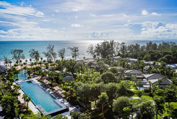 Create Your Own Journey by the Sea at Crowne Plaza Phu Quoc Starbay