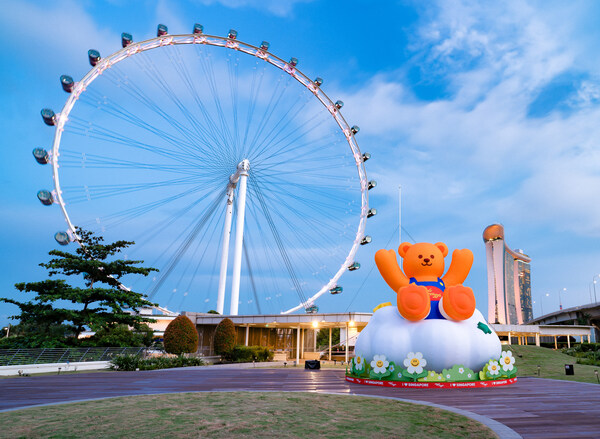 Wiggle Wiggle in the Sky – World's First Wiggle Wiggle-Themed Observation Wheel Experience Lands at the Singapore Flyer