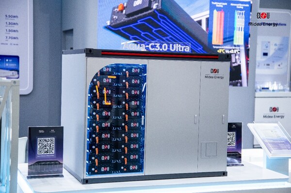 CLOU Unveils Aqua-C3.0 Ultra High-Density Energy Storage System at Solar & Storage Live Africa