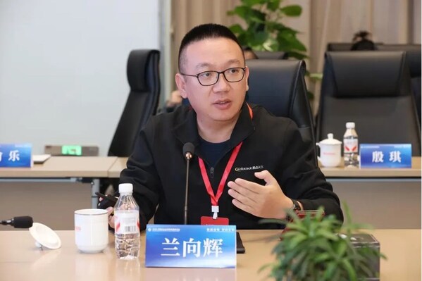 Simon Lan, Co-founder of eclicktech, Shares Insights at the Global Corporate Image Summit Forum