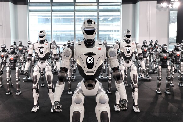 EngineAI Launches Shenzhen Intelligent Manufacturing Base as First Batch of T800 Humanoid Robots Roll Off the Production Line to Begin Mass Delivery