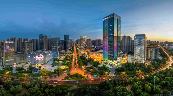 Xi'an Accelerates Industrial Transformation, Charting a New Blueprint for Global Trade and Technological Innovation