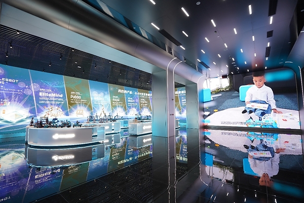 Leading Chinese Robotics Company Sets Sights on Off-Screen AI Education