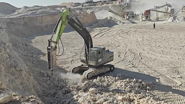 Zoomlion Engineer Shares the R&D Story Behind a Middle East Excavator Recognized at Seventh Technology Innovation Conference