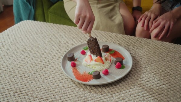 Yili's Global Online Tour Unveils Layers of Surprise with Cremo Ice Cream in Thailand