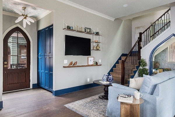 Chip Wade Outfits Perch Luxury Treehouses with SKYWORTH's Lifestyle TV Lineup, Led by Its Canvas Art® TV
