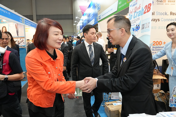 Crab2B Makes AsiaWorld-Expo Debut, Connecting Hong Kong's Mobile Wholesalers with Global Buyers